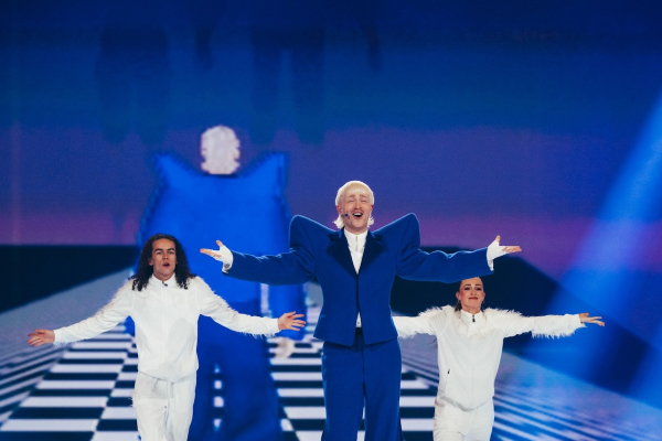 Eurovision 2024: Ξέφρενος χορός από τη συμμετοχή της Ολλανδίας με φόντο την Ε.Ε. (βίντεο)