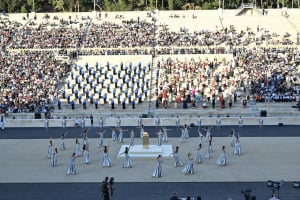 Η Αθήνα παρέδωσε την Ολυμπιακή Φλόγα στο Παρίσι - Εικόνες και βίντεο από την τελετή στο Καλλιμάρμαρο